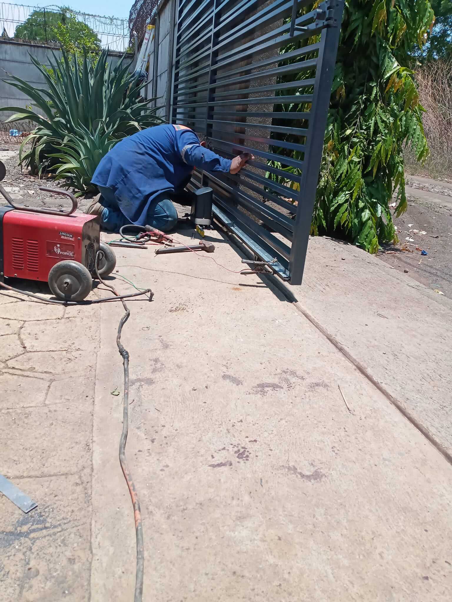 Automatización de portones con control remoto por Electronic Security-MG